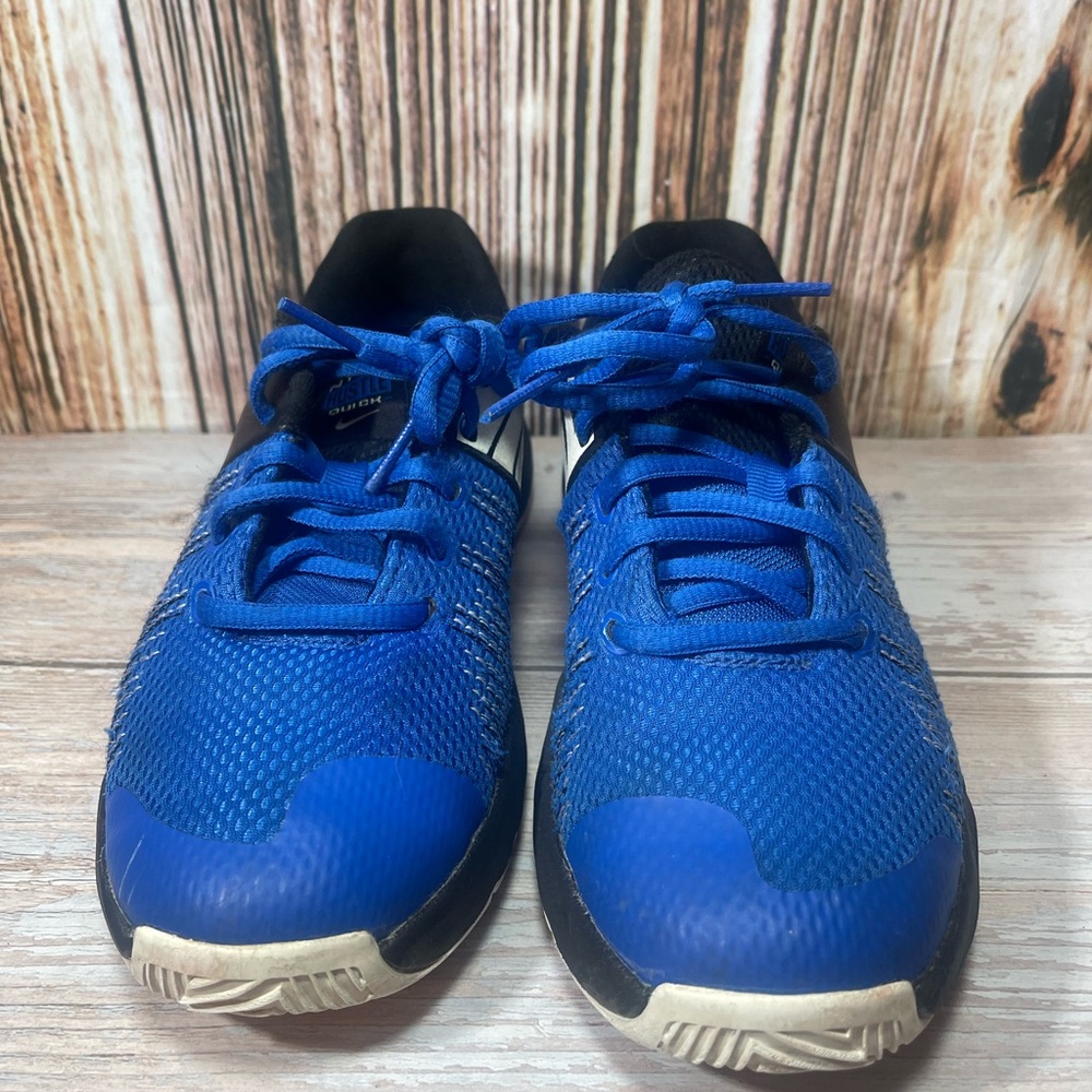 Nike Boys Team Hustle Black /Blue Basketball Sneakers Size 4.5 Y
